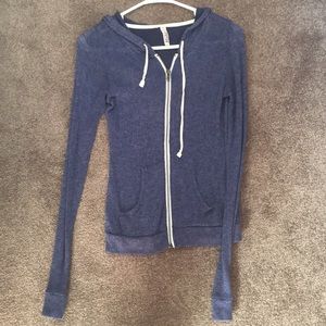 Thin zip up